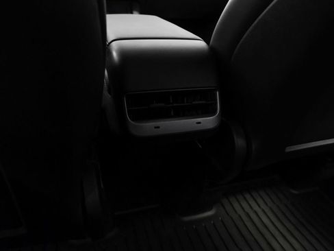 Used 2023 Tesla Model Y Long Range image 41