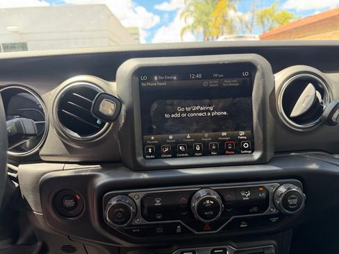 Used 2023 Jeep Wrangler Unlimited Rubicon 4xe AWD/4WD image 22