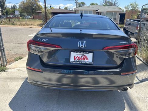 Used 2022 Honda Civic Sport image 4