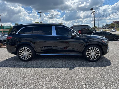 Used 2023 Mercedes-Benz Maybach GLS 600 4MATIC image 10