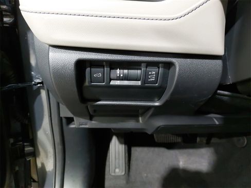 Used 2025 Subaru Forester Premium w/ Convenience Package #1 image 27