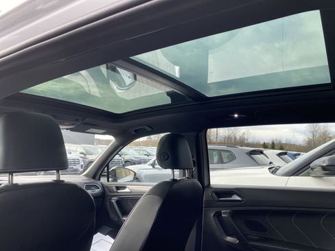 Used 2024 Volkswagen Tiguan SE R-Line image 25