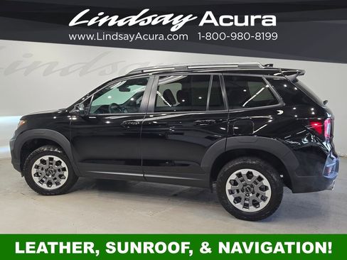Used 2025 Honda Passport TrailSport image 3
