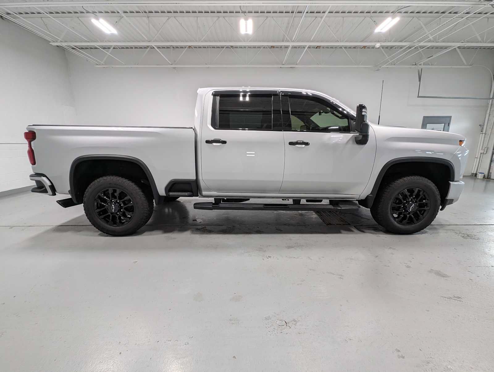 Used 2023 Chevrolet Silverado 3500 High Country w/ Z71 Off-Road Package AWD/4WD image 7
