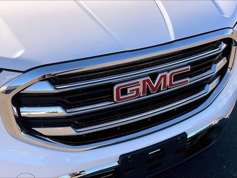 Used 2020 GMC Terrain SLT image 32