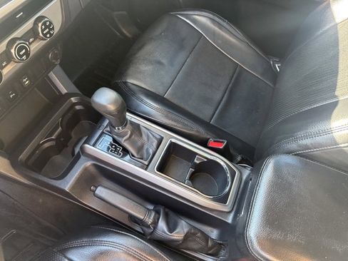 Used 2017 Toyota Tacoma SR5 image 24