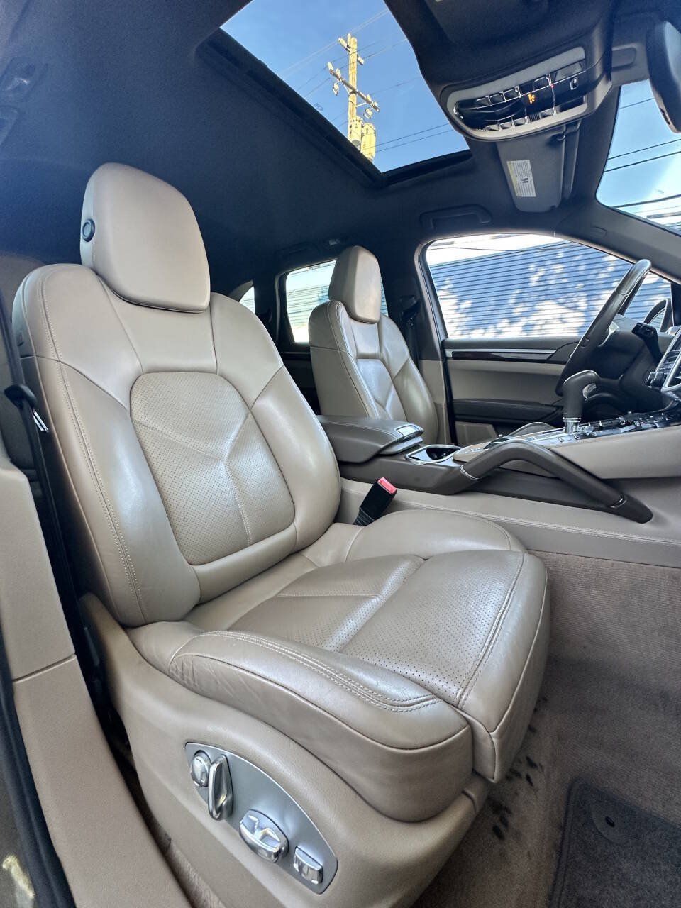 Used 2012 Porsche Cayenne AWD/4WD image 17