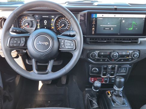 Used 2024 Jeep Gladiator Sport AWD/4WD image 29