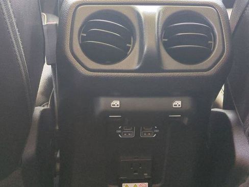 Used 2023 Jeep Wrangler Unlimited Sahara AWD/4WD image 21