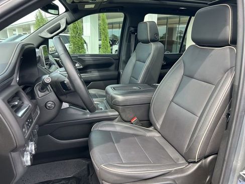 Used 2023 GMC Yukon SLT w/ SLT Premium Package AWD/4WD image 12