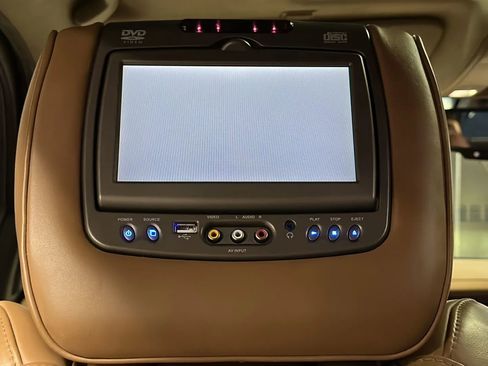 Used 2016 Cadillac Escalade Platinum image 13