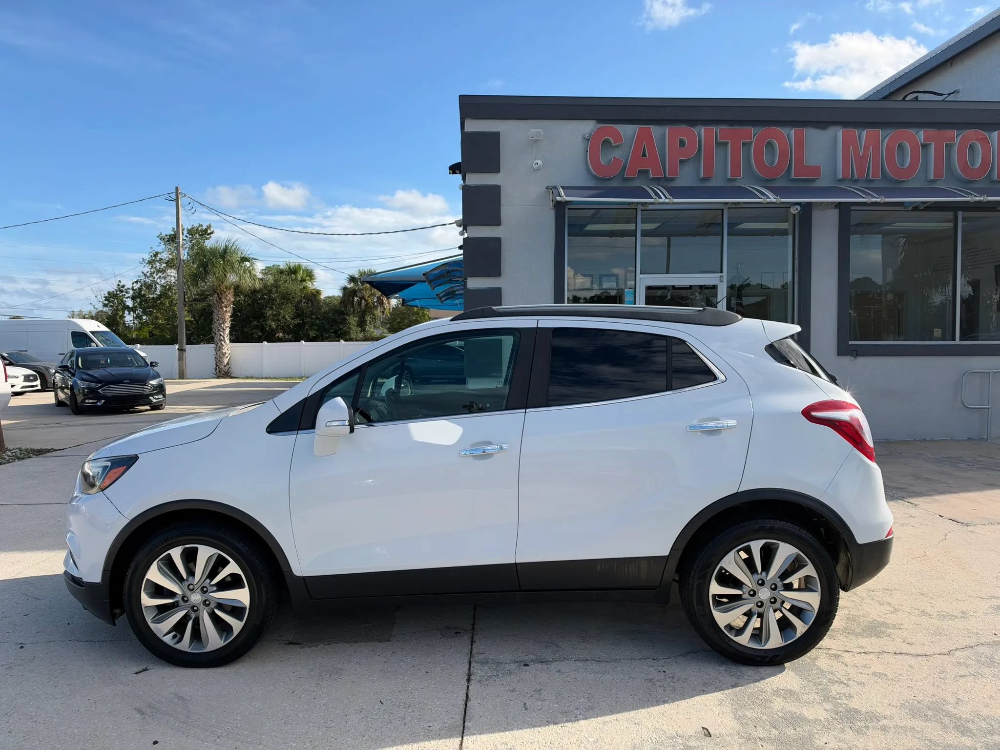 Used 2017 Buick Encore Preferred FWD image 2