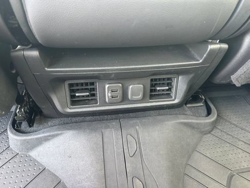 Used 2020 Chevrolet Silverado 1500 LTZ AWD/4WD image 20
