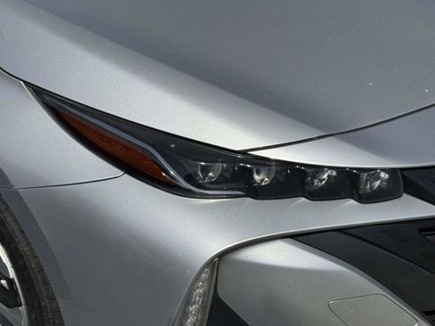 Used 2021 Toyota Prius Prime LE image 6