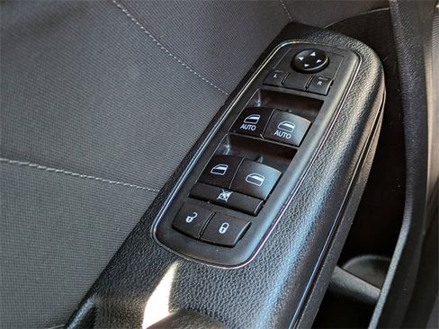 Used 2018 Dodge Charger R/T w/ Blacktop Package image 22