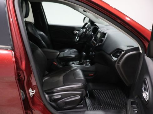 Used 2021 Jeep Cherokee Trailhawk image 23