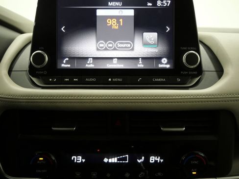 Used 2025 Nissan Rogue SV image 20