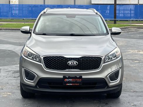 Used 2017 Kia Sorento FWD w/ LX Convenience Package image 6