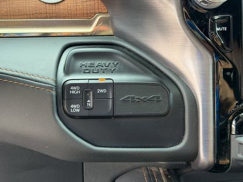 Used 2022 RAM 3500 Limited AWD/4WD image 15
