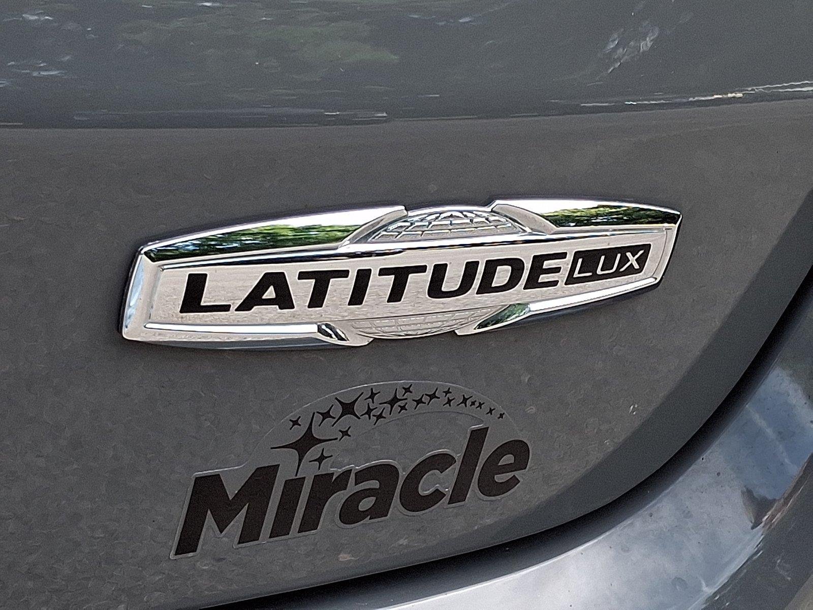 Used 2024 Jeep Compass Latitude AWD/4WD image 30
