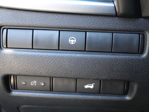 Used 2021 Nissan Rogue SV w/ Premium Package image 27