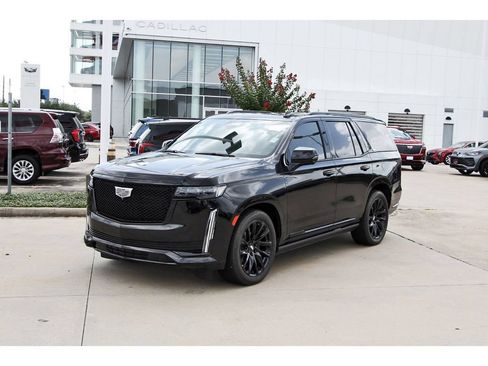 Used 2024 Cadillac Lyriq Sport w/ LPO, Floor Liner Package AWD/4WD image 15