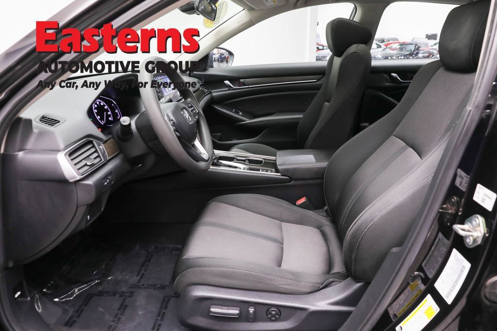 Used 2019 Honda Accord EX image 16