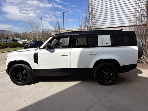 Used 2023 Land Rover Defender 130 X-Dynamic SE image 8