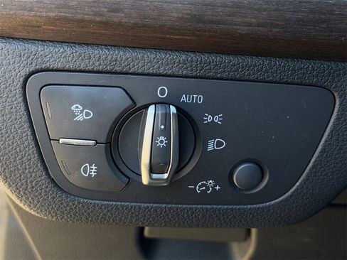 Used 2023 Audi Q5 e Premium Plus w/ Premium Plus Package image 23