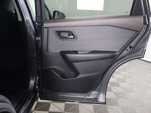 Used 2023 Nissan Rogue S AWD/4WD image 22