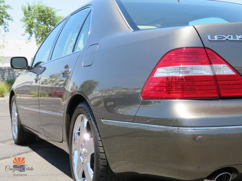 Used 2004 Lexus LS 430 RWD image 13
