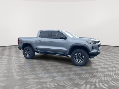 Used 2025 Chevrolet Colorado ZR2 w/ Technology Package image 2