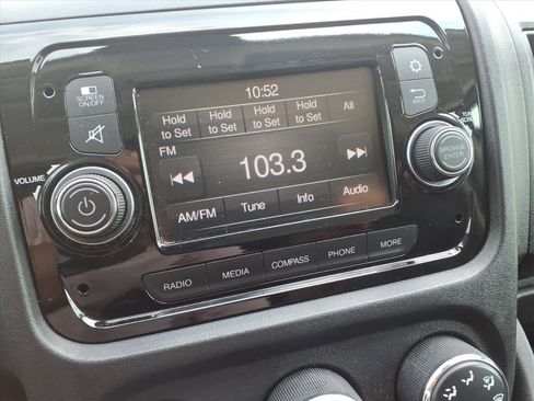 Used 2019 RAM ProMaster 1500 FWD image 9