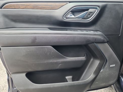 Used 2023 Chevrolet Suburban Premier image 12