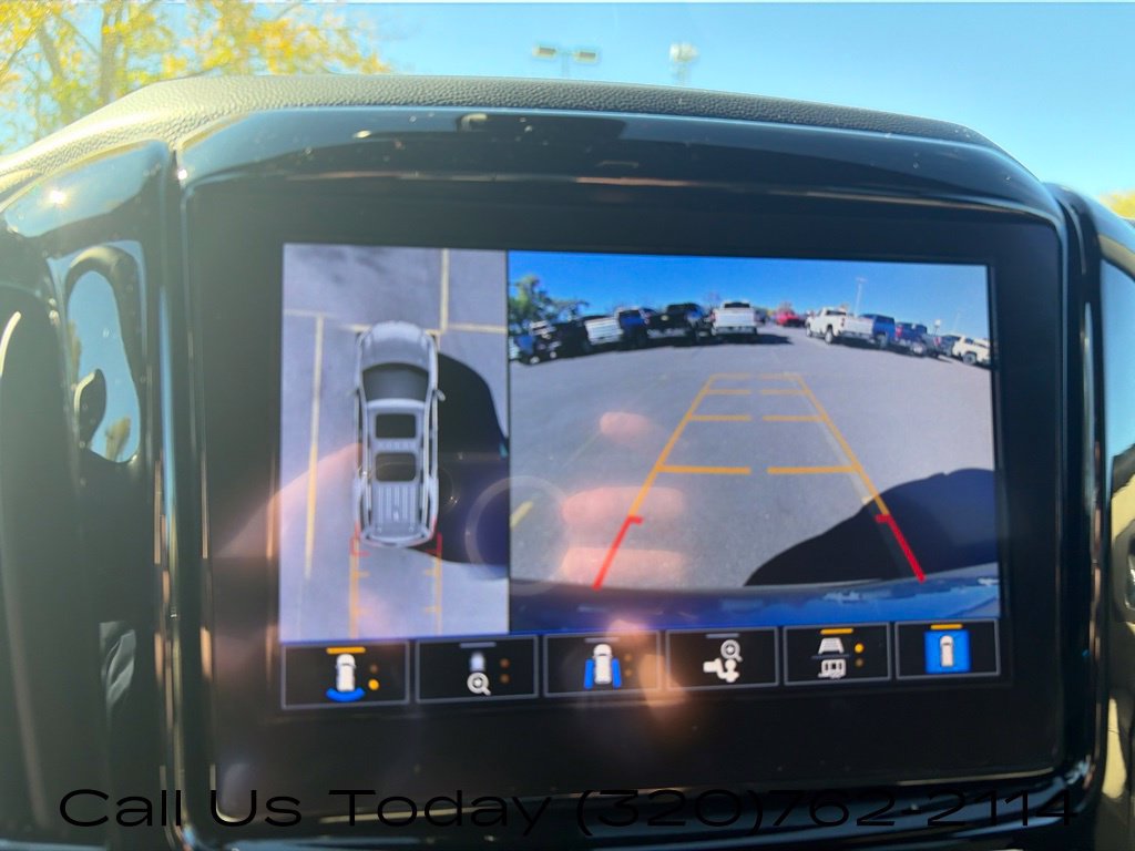 Used 2023 Chevrolet Traverse Premier AWD/4WD image 21