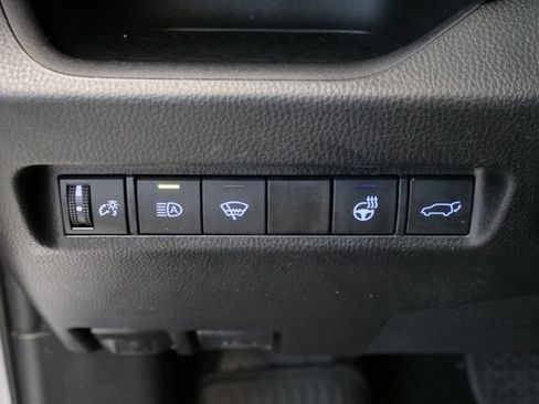 Used 2021 Toyota RAV4 XLE Premium image 27