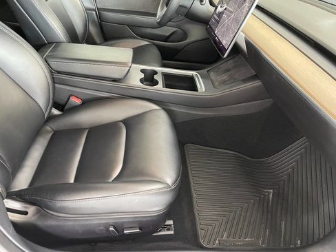 Used 2022 Tesla Model 3 image 29