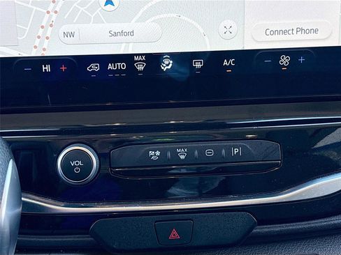 Used 2023 Ford Transit 350 XLT image 17