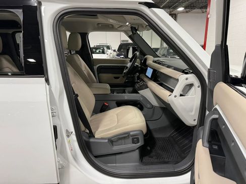Used 2020 Land Rover Defender 110 S AWD/4WD image 45