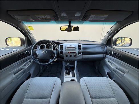 Used 2011 Toyota Tacoma PreRunner w/ SR5 Pkg #2 RWD image 18