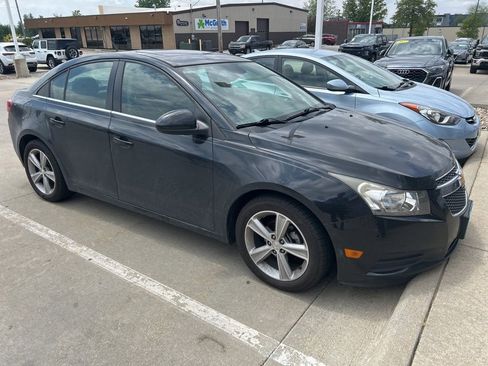 Used 2014 Chevrolet Cruze LT FWD image 2