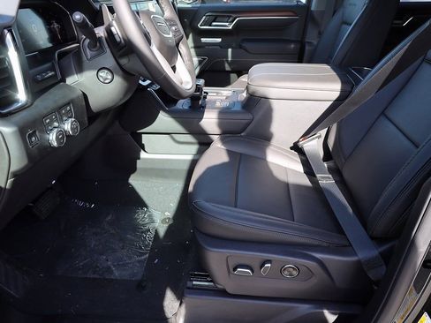 New 2026 GMC Sierra 1500 Denali w/ Technology Package AWD/4WD image 11