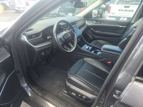 Used 2021 Jeep Grand Cherokee L Limited AWD/4WD image 15