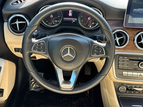 Used 2018 Mercedes-Benz GLA 250 image 24