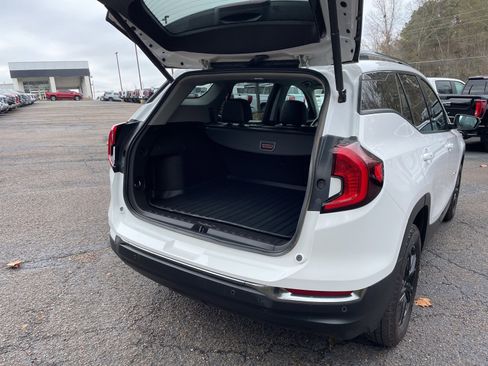 Used 2024 GMC Terrain AT4 image 32