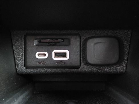 Used 2022 Chevrolet Bolt EUV Premier w/ Sun & Sound Package image 19