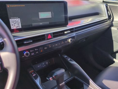 Certified 2025 Kia Sorento S image 13