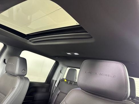 Used 2022 GMC Sierra 2500 Denali image 12