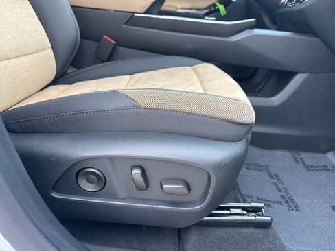 New 2026 Chevrolet Equinox ACTIV w/ Convenience Package III AWD/4WD image 47