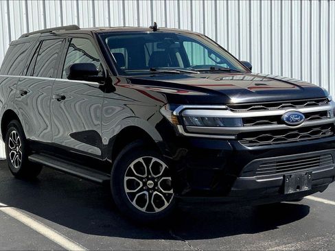 Used 2024 Ford Expedition XLT image 32